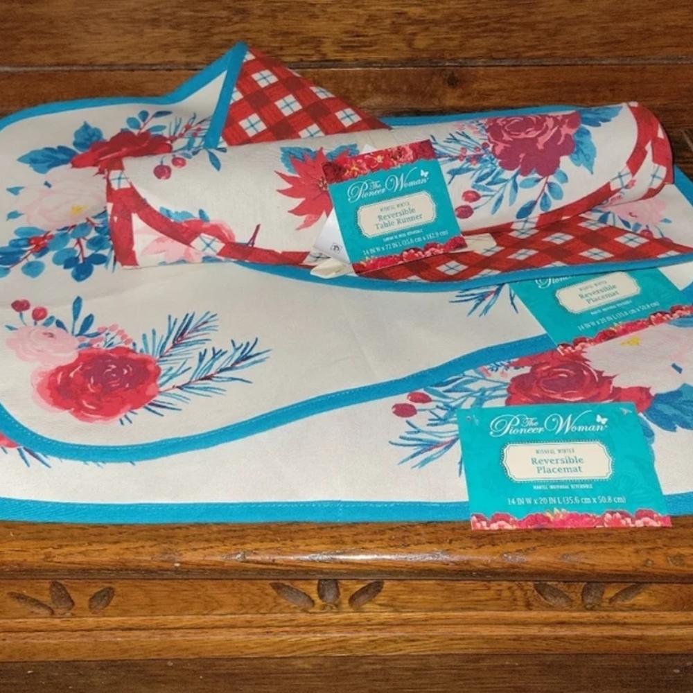 Pioneer Woman table linens